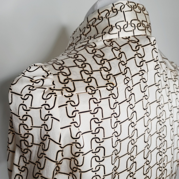 Bebe Tie Waist Silk Blouse in Black and White Chain Print Size XS - Picture 7 of 9